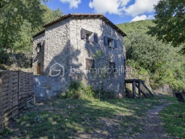 Propriété en pierre isolée – 115 m² – 3,5 ha de terres – Cévennes