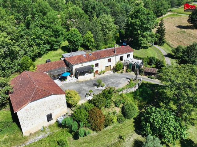 Propriété en pierre 220m² Fumel