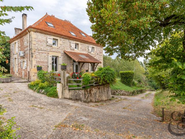 Propriété en pierre 4,5 hectares au Temple sur Lot