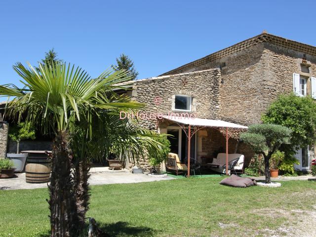 Propriété en pierres