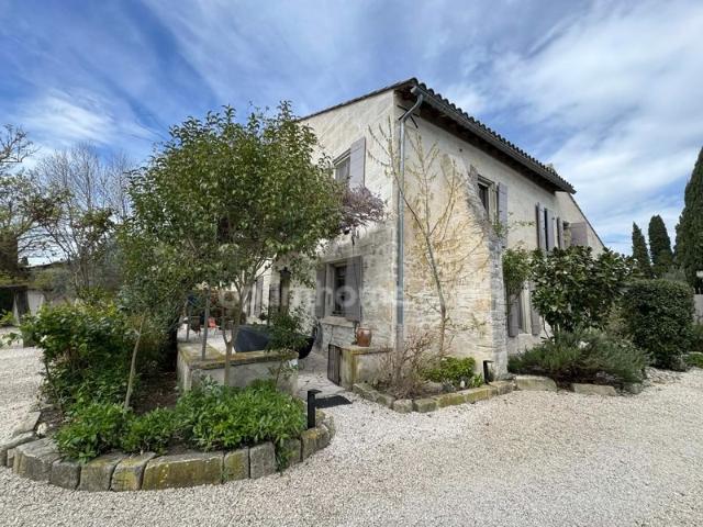 Propriété en pierres composée de 2 habitations à Saint Remy. 375m² Saint Rémy de Provence