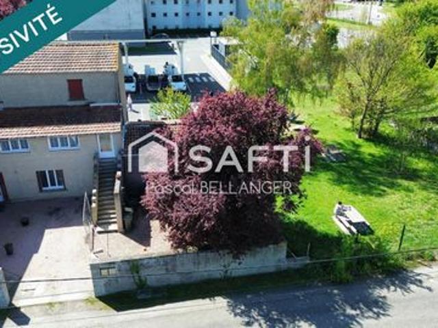 Propriété en triplex, 4 chambres,habitable de suite sur 272 m² de terrain, proche centre ville et commerces