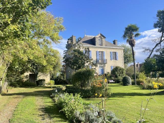 Propriété élégante avec piscine et vues imprenables 219m² Sainte Dode