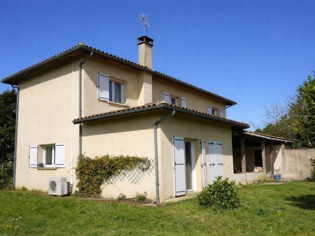 Propriété équestre avec deux habitations