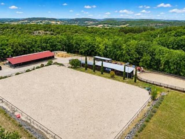 PROPRIÉTÉ ÉQUESTRE DE STANDING. 12 Hectares