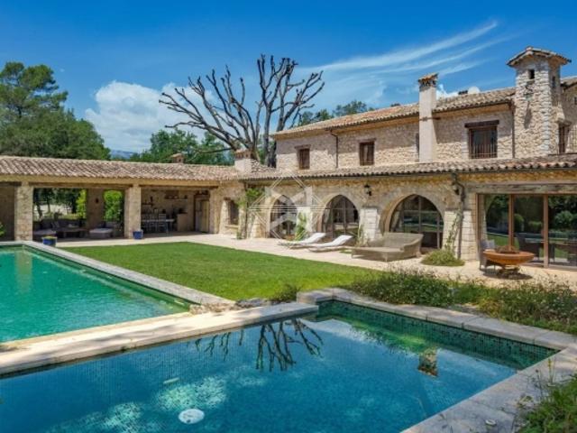 PROPRIÉTÉ ÉQUESTRE PRIVÉE D'EXCEPTION – UN ART DE VIVRE UNIQUE SUR LA RIVIERA