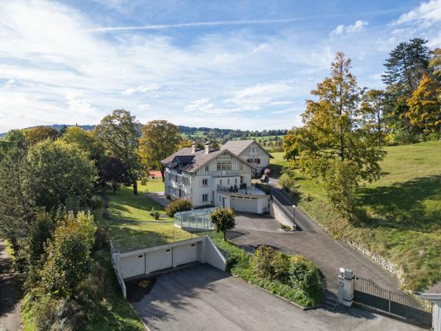 Propriété exceptionnelle dans un cadre de verdure unique proche de La Chaux de Fonds
