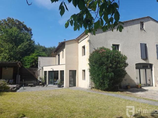 Propriété exceptionnelle de 280m2 avec piscine et parc de 2 hect