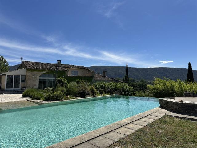 Propriété Exceptionnelle du XVIIIe siècle à Oppède 315m² Oppède