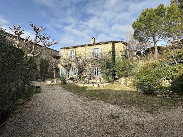 Propriété Exceptionnelle du XVIIIe siècle à Oppède 315m² Oppède