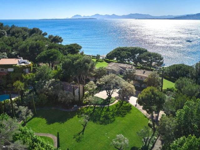 Propriété exceptionnelle en bord de mer du Cap d'Antibes