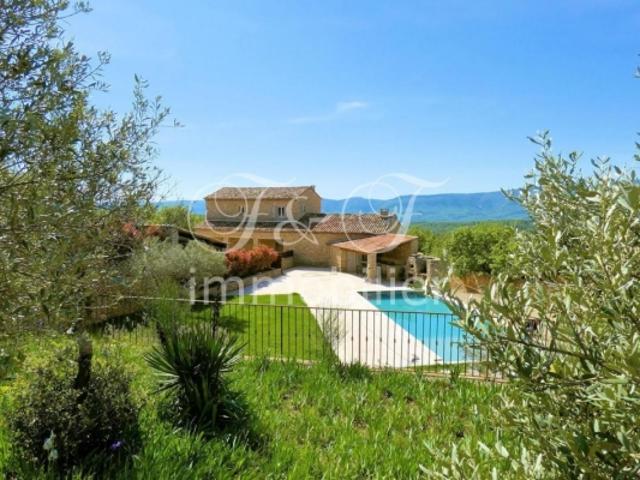 Propriété face au Luberon