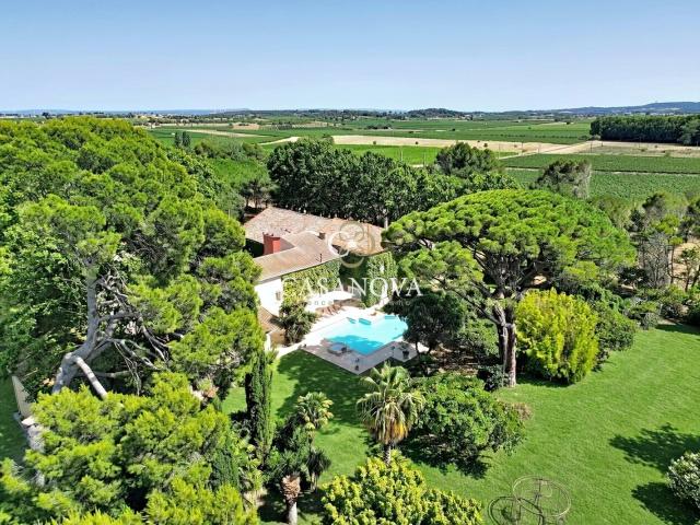 Propriété familiale ou activité de réception parc de 4 hec. 770m² Narbonne