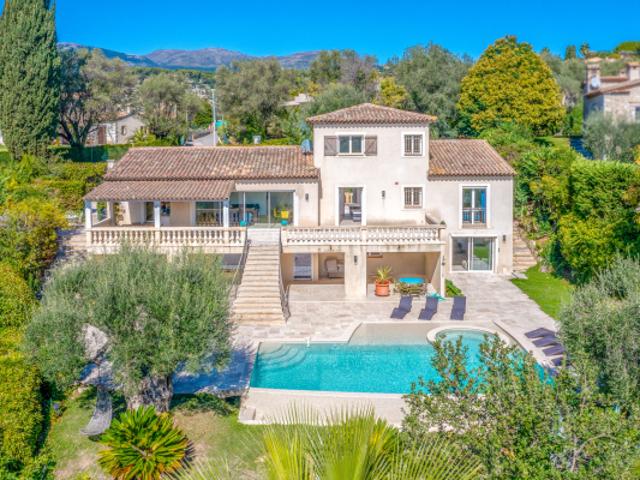 PROPRIETE FAMILIALE OU SECONDAIRE, ANNEXES, PISCINE A DEBORD