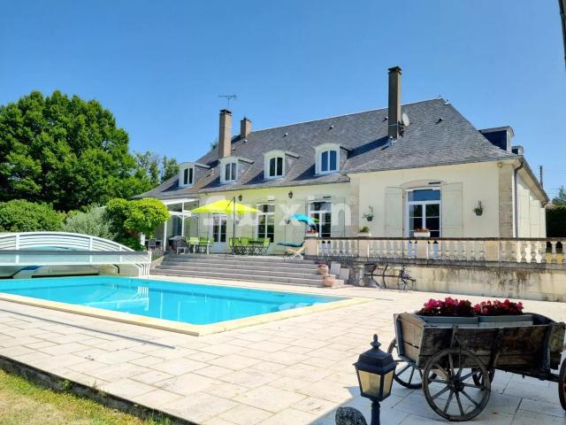 Propriété familiale avec 7 chambres parc et piscine 2h30. 400m² Varennes Vauzelles