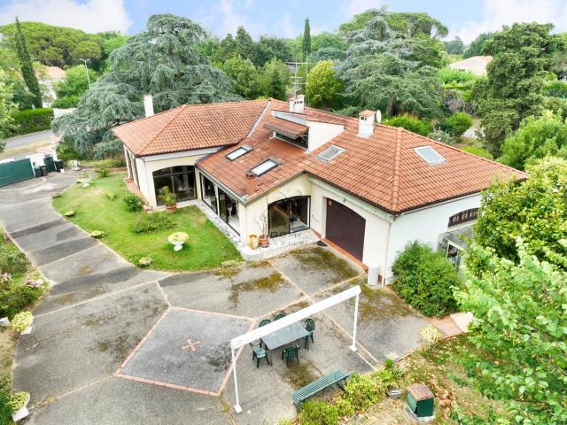Propriété familiale avec parc arboré de plus de 2 250 m2 228m² Pibrac