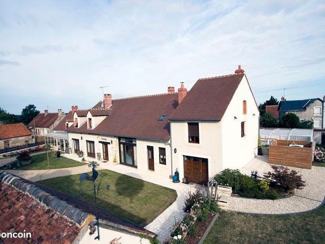 Propriété familiale avec piscine dans l’Indre DF 832 A