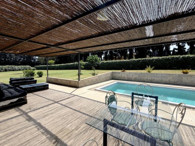 Propriété familiale avec piscine et grand terrain à Plan d'O