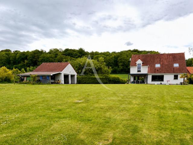Propriété familiale avec vue sur étang Vallée de la Course