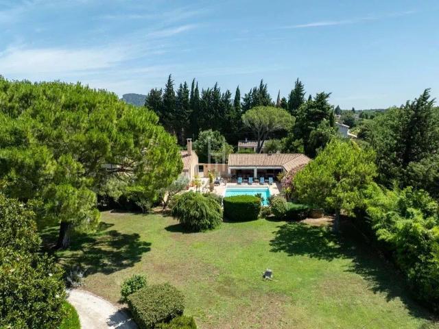 Propriété familiale Alpilles Sud 302m² Fontvieille