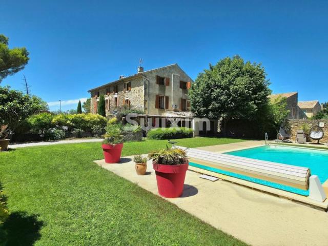 Propriété familiale coeur de village avec piscine