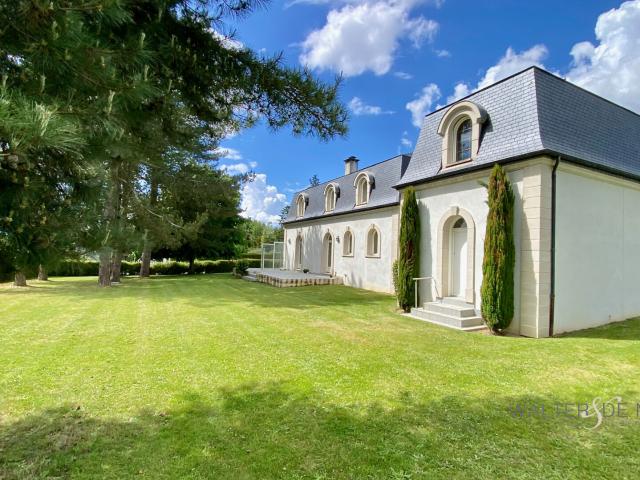 Propriété familiale de caractère à Bruz 244 m2 habitables sur terrain arboré de 1 850 m2