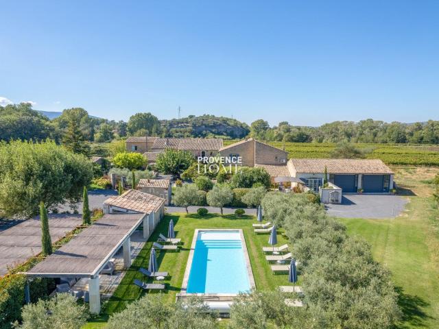 Propriete Familiale De Caractere Avec Maison D'amis, Piscine. 380m² Ménerbes
