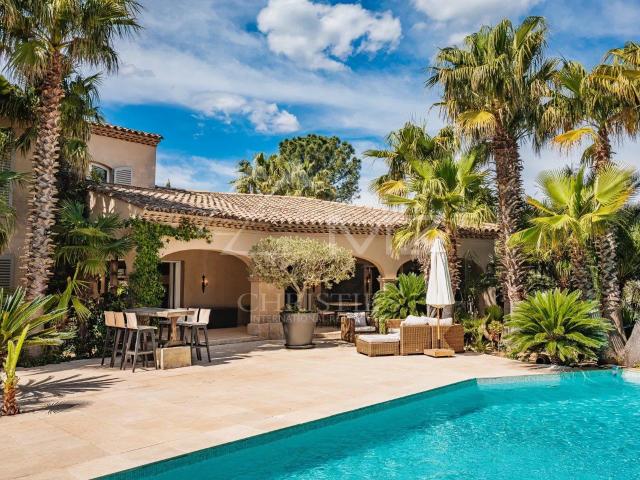 Propriété familiale de standing au cœur du Golfe de Saint Tr. 251m² Grimaud