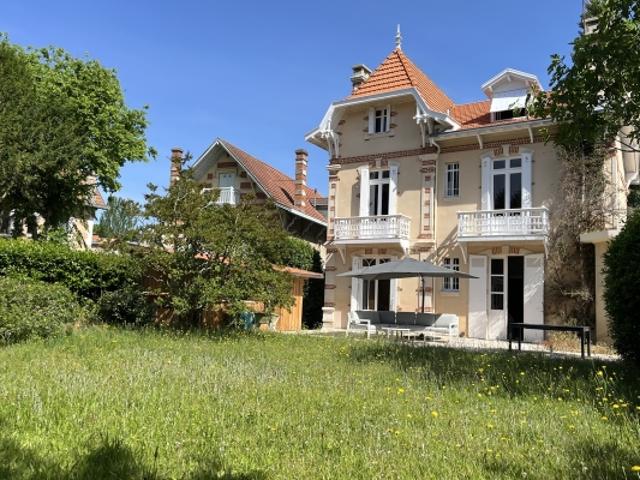 Propriété familiale de 251m² en ville de printemps à Arcachon