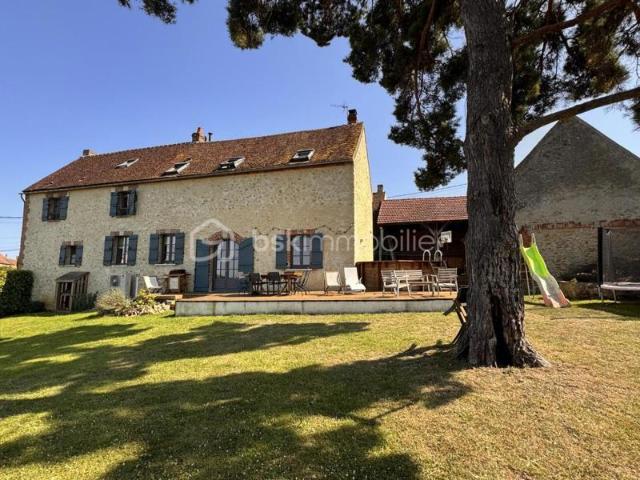Propriété familiale de 265 m2 avec dépendances 12 pièces 9 chambres
