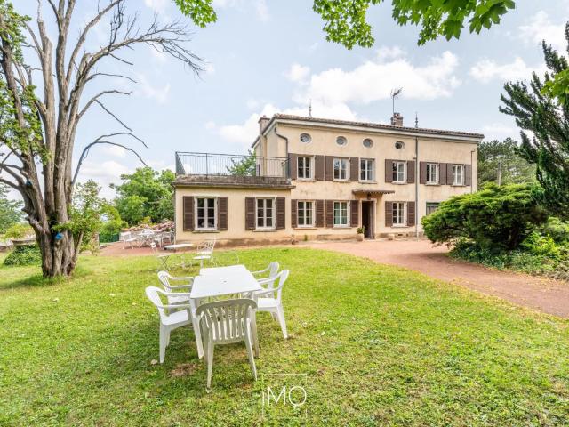 Propriété familiale de 226 m² avec piscine et terrain de 5000 m²