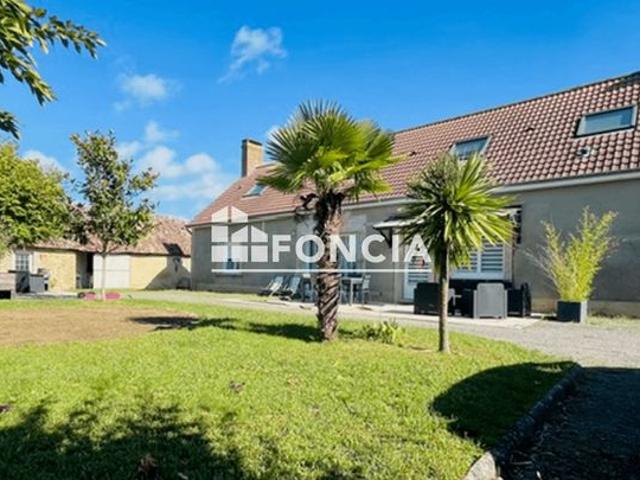 Propriété familiale rénovée avec une maison de 4 chambres + un studio indépendant