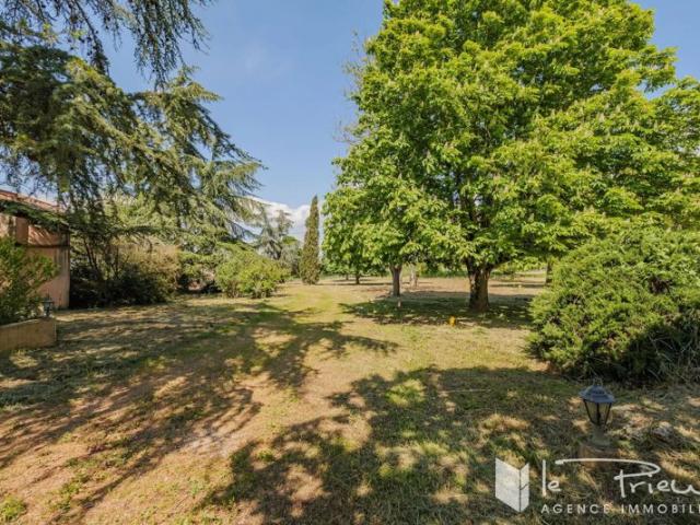 Propriété Familiale sur un parc magnifiquement arboré à Proximité immédiate d'Albi