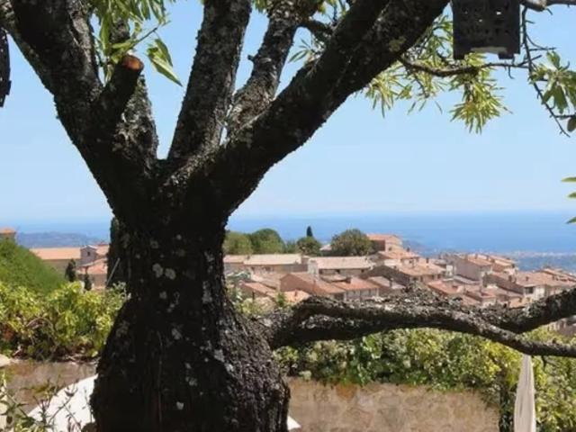 Propriété historique avec âme, vue et charme provençal à Cabris