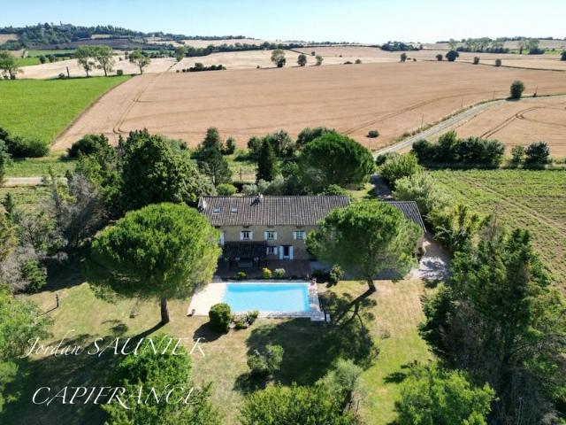 Propriete Lauragaise à vendre 9 pièces proche de Caraman 31. 296m² Caraman