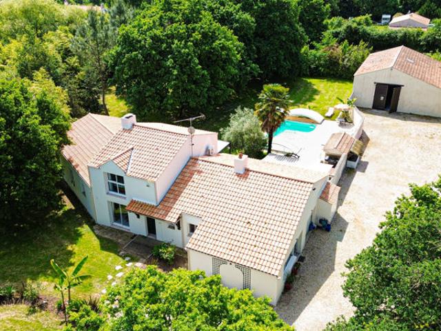 Propriété Le Fenouiller 190m² + dependance