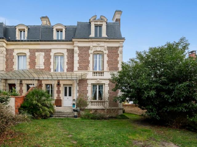 Propriété Le Vésinet 183,31 m2 7 pièces