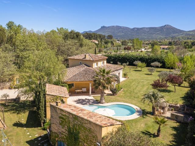 Propriété Magnifique à Trets, cœur de la Provence 230m² Trets