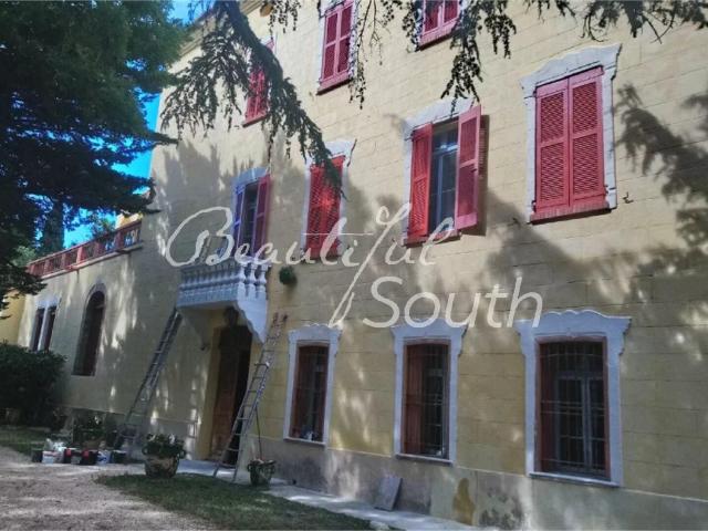 PROPRIETE, MAISON DE MAITRE, DEPENDANCES, PERPIGNA