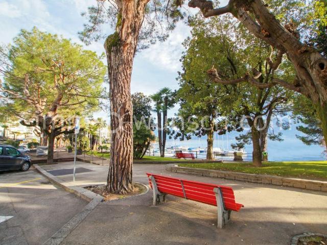 Propriété maisonnette de 3 1/2 pièces, située directement sur la magnifique promenade du lac | dreamo. Ch