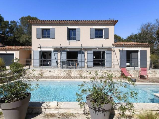 Propriété méridionale de 177 m² avec vue sur le Pont du Gard