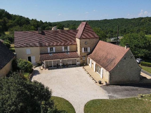 Propriete Superbe propriété en pierre de caractère entièrem. 316m² Calès