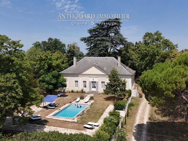 Propriété sur un parc de 1,5ha, piscine 540m² Eymet