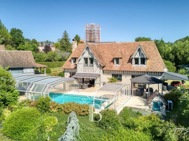 Propriété sur 1,3ha à proximité de Beaumont en Auge 216m² Clarbec