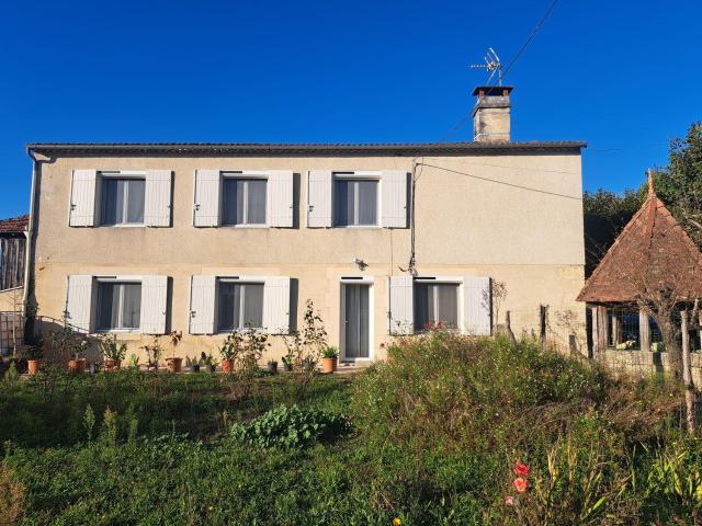 Propriété sur 9 000 m2 avec dépendances 160m² Saint Macaire