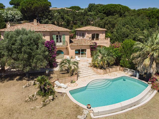 Propriété surplombant la baie de Pampelonne 350m² Ramatuelle