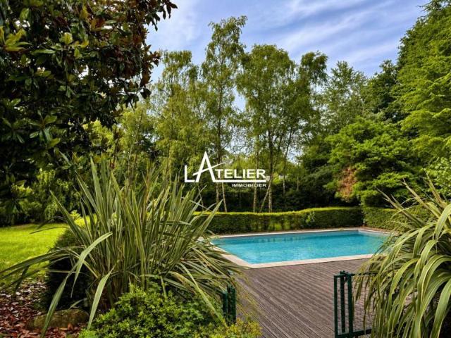 Propriété, parc arboré, 4ch, bureau, triple garage, piscine