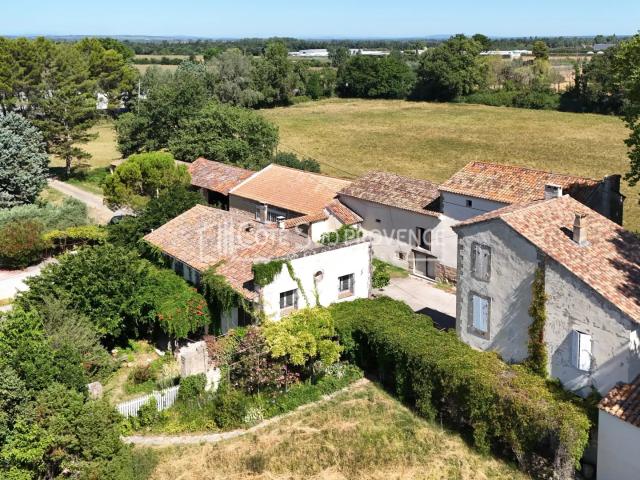 PROPRIETE PERNES LES FONTAINES