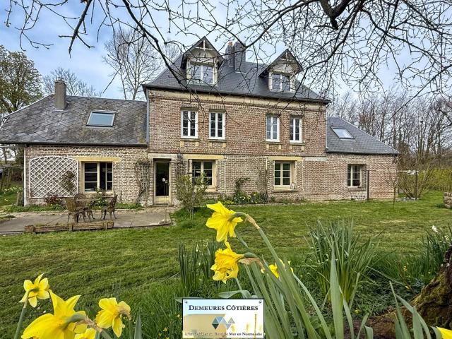 Propriété pleine de charme édifiée en 1840, située à quelque. 173m² Etretat