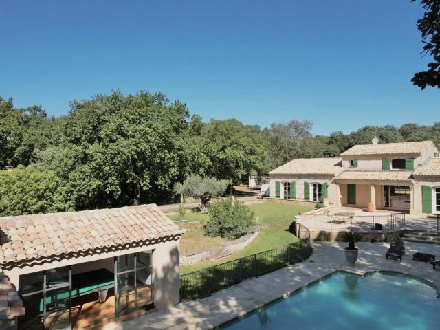 Propriété Provençale Charmante avec Piscine et Équipements É. 160m² Uzès
